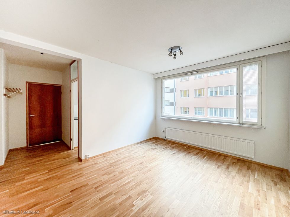 Tervetuloa selkeäpohjaiseen, toisen kerroksen kaksioon.