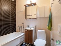 Peinemmän puolen wc/kylpyhuone