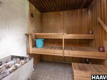 Puulämmitteinen sauna
