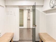 Taloyhtiössä on saunaosastoon asukkaiden käyttöön