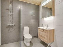 Kuva 60 m² asunnon B37 kylpyhuoneesta