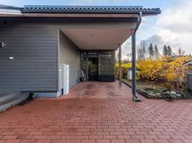 Auto- ja pyöräkatos