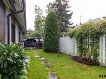 Kesäistä omalta pihalta