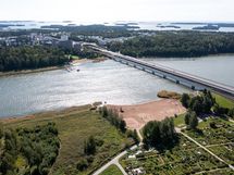 Puotilan uimaranta ja Vuosaaren silta
