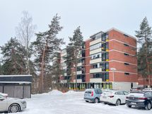 Omalla tontillaan sijaitsevassa yhtiössä on juuri meneillää linjasaneeraus.