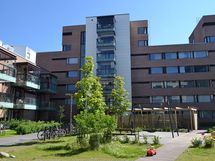 Julkisivu sisäpihan puolelta