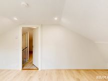 Yläkerta | Makuuhuone 1