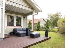 Terassit ovat suojaisia kesäisin.