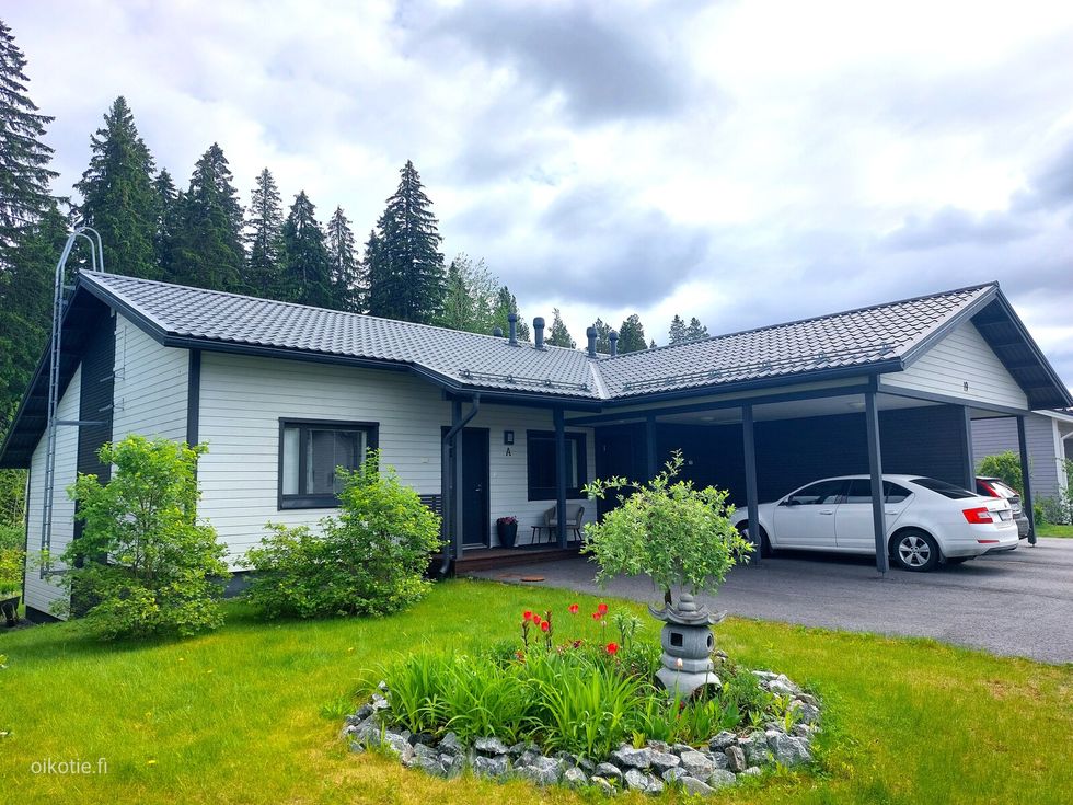 Julkisivu