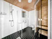 Oman saunan löylyissä kelpaa nauttia aina kun itselle sopii.