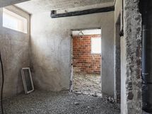 Kellaritilat, jotka pitkälti purettu ja maanvaihto tehty