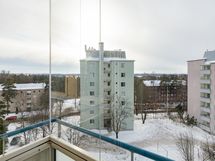 Avarat maisemat, myös meri näkyy