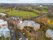 Golf kenttä ja Talin liikuntapuisto lähellä