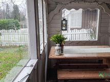 Katetulla terassilla on ikkunat, jotka voi avata.