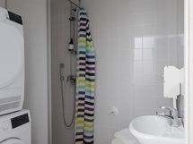 Kylpyhuone 2, jossa pesukone