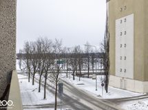 Parvekeelta järvelle päin