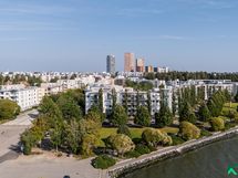 Sijainti Hiekkajaalanpuiston laidalla