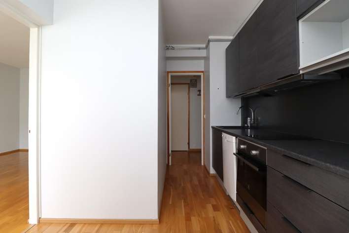 Kerrostalo, 2h + k + lasitettu parveke, 42 m², Keskusta – pohled 3