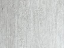 Huoneistossa on kaunis lattia.