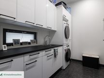 Kodinhoitohuone, jossa toinen wc