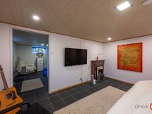 Alakerran makuuhuone