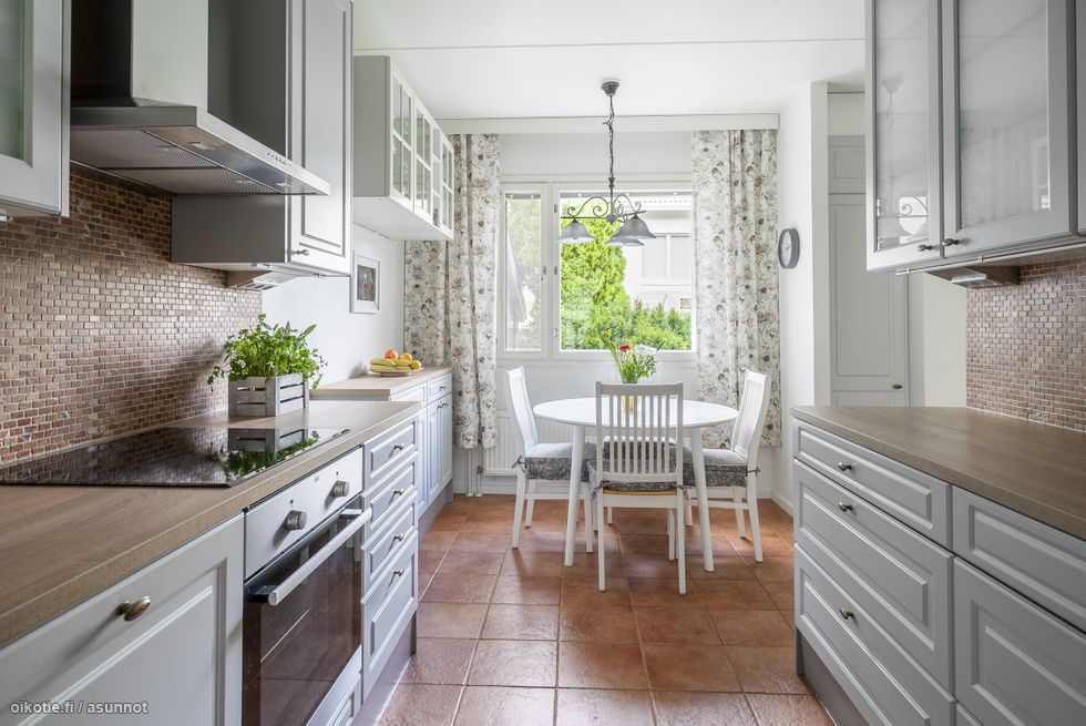 Keittiö ja ruokailutila
