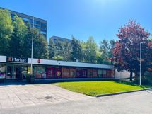 Lähimmälle ruokakaupalle matkaa on vain alle 300 m.