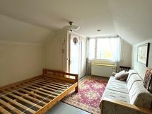 yläkerran makuuhuone