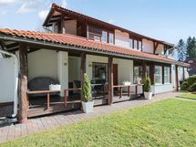 Etupiha kuin linna