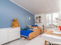 Yläkerran 2. makuuhuone