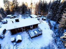 Pihapiiri ilmasta ja ylätalon terassi