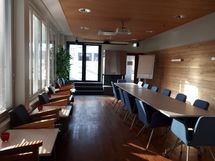 Edustussaunan neuvottelutila