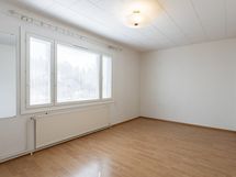 Keskikerroksen makuuhuone 2