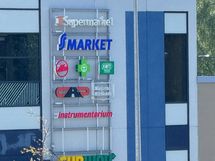 Lähikaupat kadun toisella puolella!