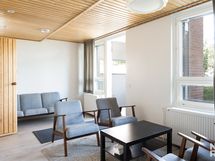 Taloyhtiön saunan pukuhuone