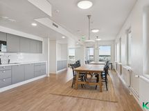 Kerhotilan keittiötä ja ruoailutilaa