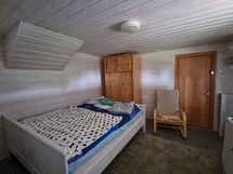 alakerran makuuhuone