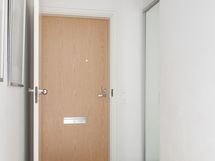 Eteisessä säilytystilaa