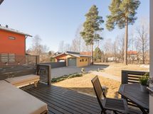 Yksiön käytössä oleva terassi