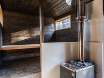Puulämmitteinen sauna