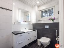 Pesuhuoneen wc