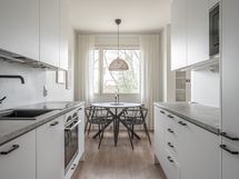 Ammattikokkien suosima rinnakkaiskeittiö on uusittu kauttaaltaan 2021 toteutetussa remontissa.