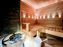 Oma sauna tuo arkeen rentoutumisen hetkiä.