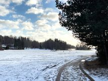 Merenranta ja mahtavat ulkoilumaastot ovat aivan lähellä.