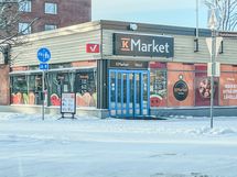 Lähikauppaan kävelee n. 6-7 minuutin verran