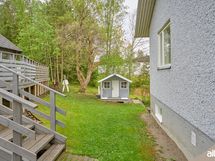 Leikkimökki kuuluu kauppaan.
