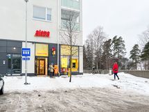 Vanhaistentien Alepa lähikauppana kävelymatkan päässä.