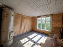 Yläkerran kesähuone