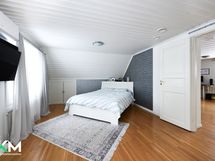 Yläkerran makuuhuone