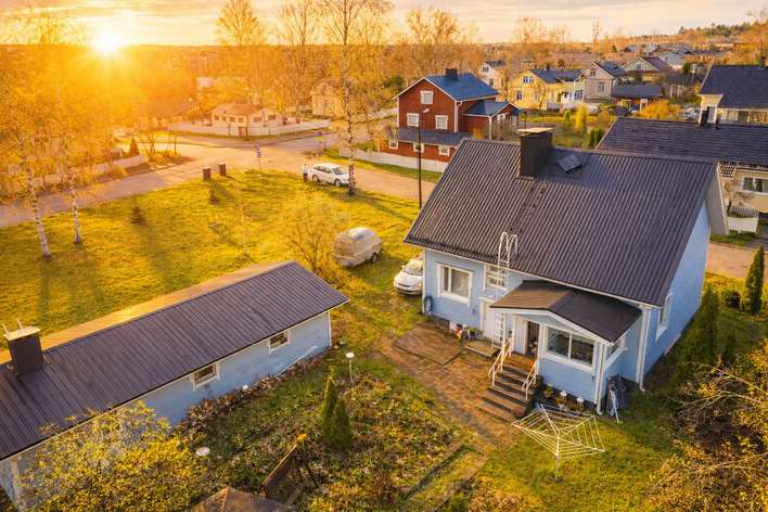 Omakotitalo, 6h, k, s, kph, wc, khh, at, var, th, ym, 200/260 m², Lähenmäki, Mikkeli